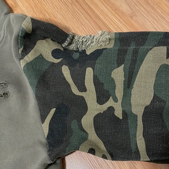 Ruby And Jenna Camo Cropped Sweatshirt - Picture 6 of 11
